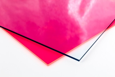 two sheets of acrylic, in clear and red, overlapping